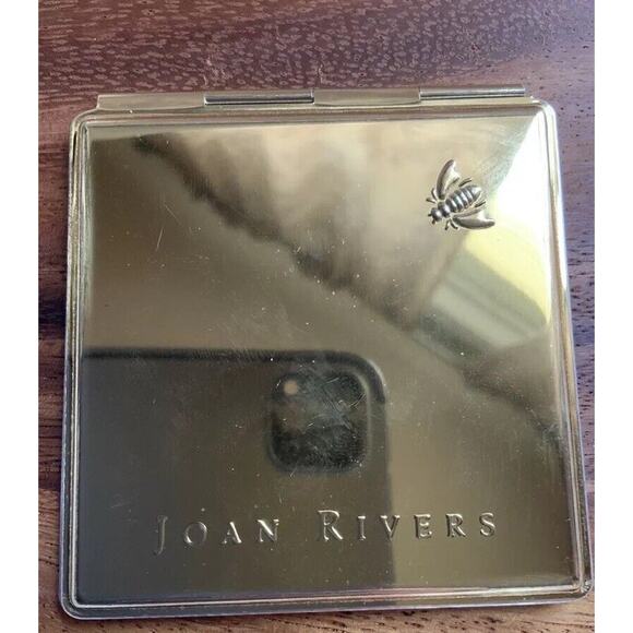 Vintage Joan Rivers Square Gold-Tone Bee In Corner Design Compact Double Mirror - Picture 1 of 6